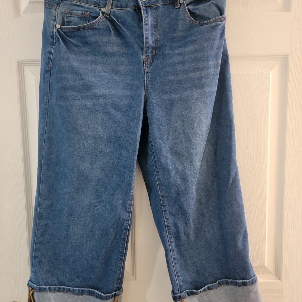 Womens Size Large.  Stretch Denim, cuffed jeans.  Worn Once.